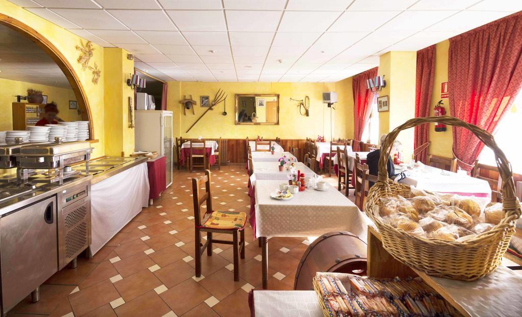 Hotel Antic La Cortinada Buitenkant foto